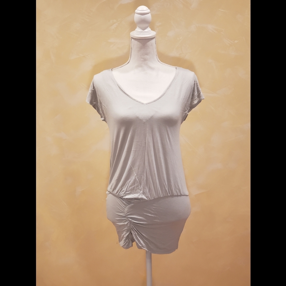 🍓 3/$20 La Base Light Gray Top Tunic